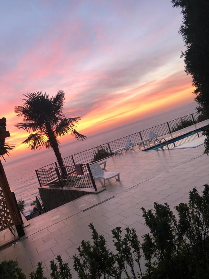 Astan Hotel Gagra Luaran gambar
